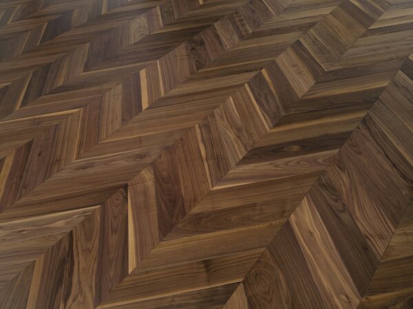 Parchet Stratificat de Lux Foglie D'Oro Chevron Ca' Foscolo Parchet Stratificat de Lux Foglie D'Oro Chevron Ca' Foscolo